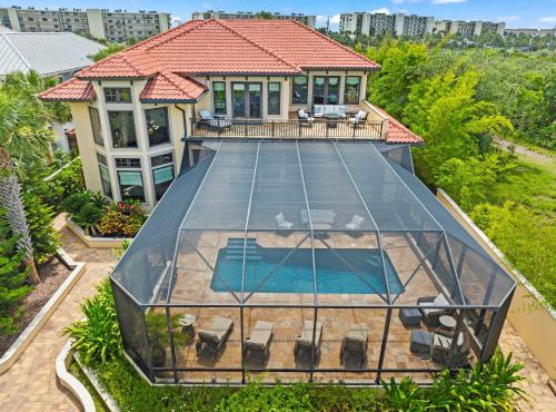 Sparkling Pool Balcony Sunsets Pool Table Dock