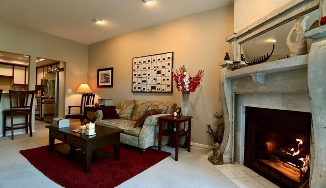 Sparkling Pool View 2BR-2BA by LAX & Beach FIFA Friendly