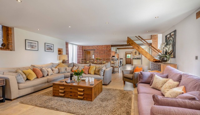 Sparks Barn - Five Bedroom House, Sleeps 10
