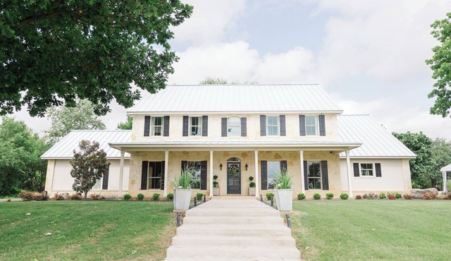 Sparrow Field Estate in Hondo, TX