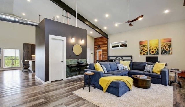 Sparrow Ridge> Unparalleled Sunset Views, Private Texas Hill Country Retreat