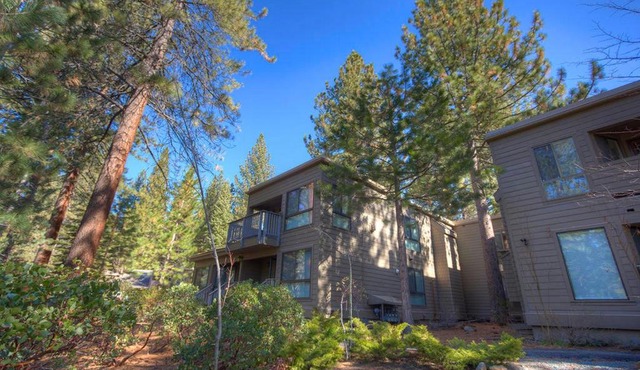 Sparrows Nest by Lake Tahoe Accommodations