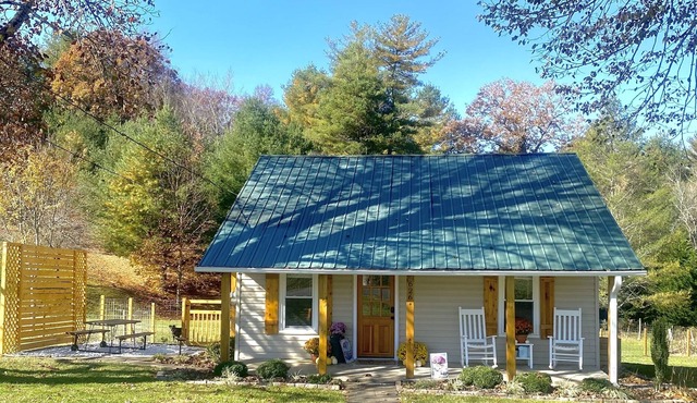 Sparta cottage with beautiful yard, pet friendly