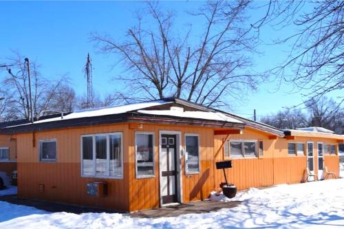 Sparta Motel Near St Louis- Mississippi River IL