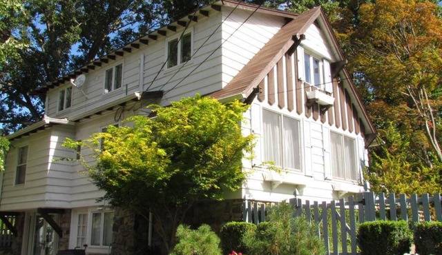 Sparta, NJ - Lakeside Retreat Only An Hour Away From NYC