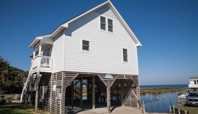 Spartina is nested on the sound in Buxton, a beautiful view of the Pamlico Sound is just relaxing!