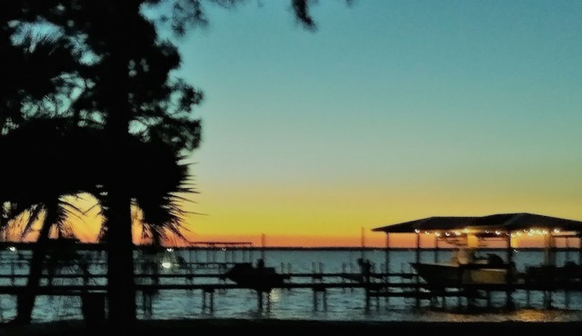 Speak Easy on Perdido Bay is Open for your "I got to get away"