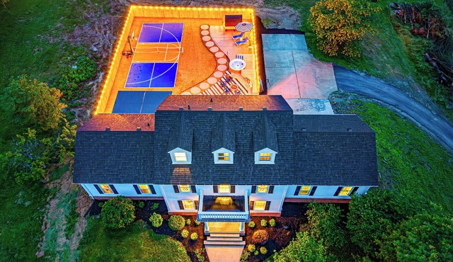 Speakeasy, Hot Tub, Theater, Pickle Ball, Sleeps 20