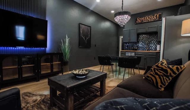"Speakeasy Suite" @ ArnoTriplex!