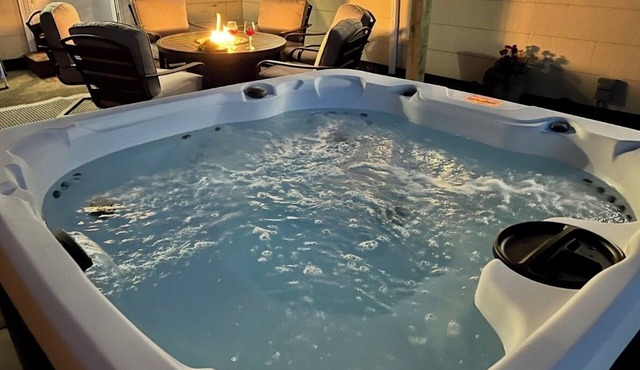 Speakeasy Walk Downtown Murf-Hot Tub-Firepit-Pool