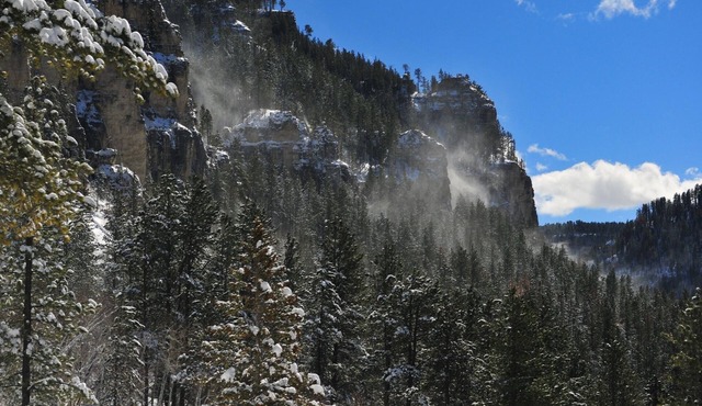 Spearfish canyon vacation home 15 minutes from Terry Peak Ski Area & Deadwood.