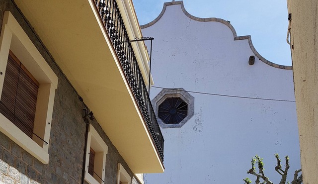 SPECIAL OFFER IN CHARMING APARTMENT IN PLAZA DE LA IGLESIA