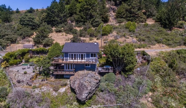 Special 3 nts for 1,000 or 7 nts and 7th nt free. For party’s of 2.