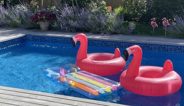 SPECIAL book now for 10% off! WHB Village 3 Brm Heated Pool, Hot Tub, Sleeps 8