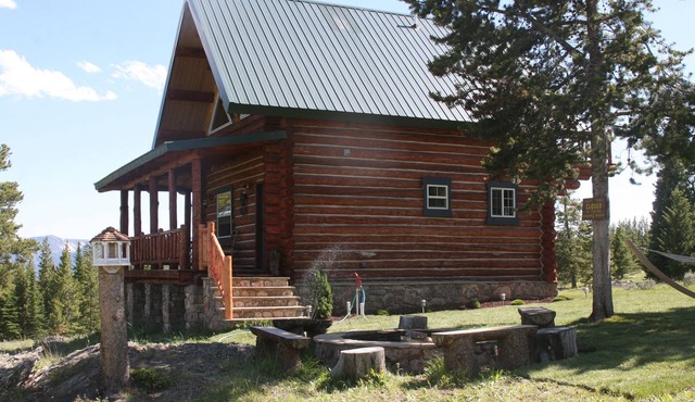 Special Cabin -Close to Yellowstone w/Remote Setting