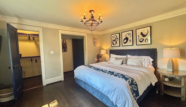 Special! Canton Street Noble Cottage steps to restaurants, gallery, live music