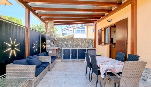 Special holiday home only 50 metres to the beach with BBQ, sea view, parking space