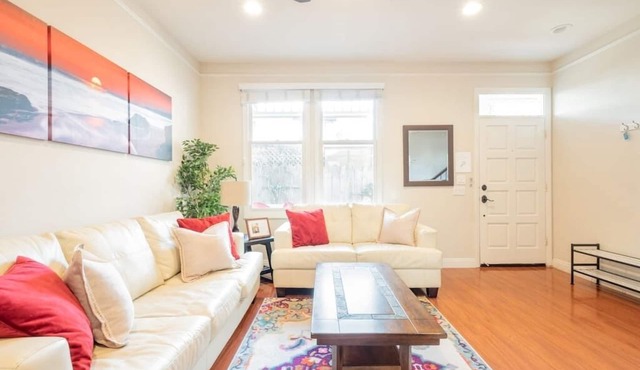 SPECIAL! Luxury Family Townhome3 Walk to Beach AC BBQ Garage Crib