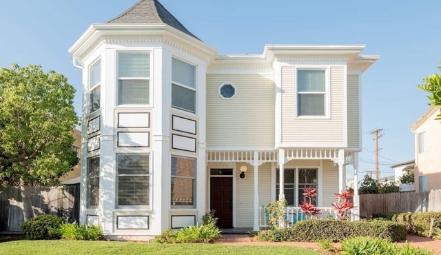 SPECIAL! Luxury Family Townhome4, Walk to Beach, Garage, Crib