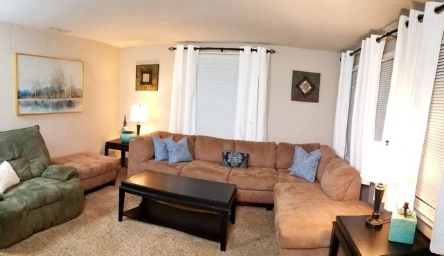 Special Mar pricing! ~Great location book now~ T