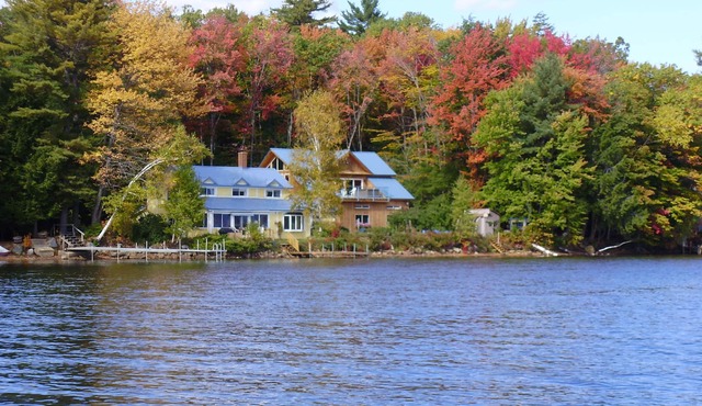 SPECIAL May 10% off, 2 nt. min. Lakehouse, 300’ shore, Dock, 10 Kayaks, Fire pit