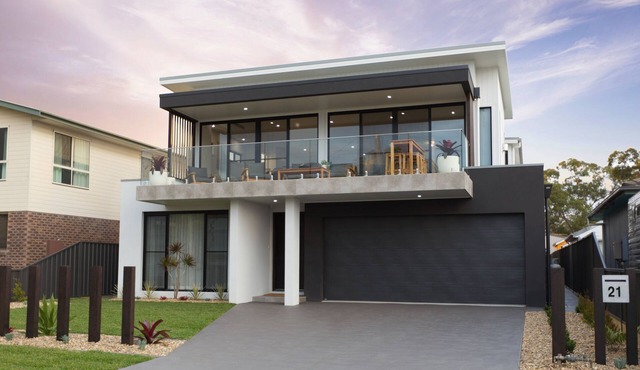 Special (May to Aug)* Luxury waterfront home, heated pool, aircon in Jervis Bay