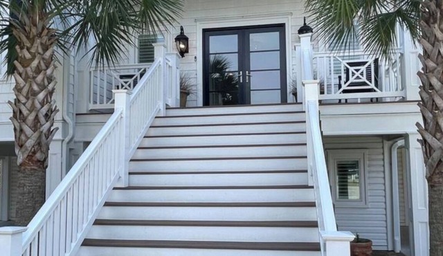 Special! Oceanfront Oasis Pine Knoll Shores