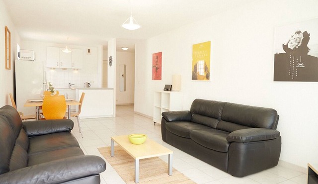 SPECIAL OFFER! Center Old Antibes. €1995 4 Weeks Oct-Apr. +VRBO Fees & Taxes