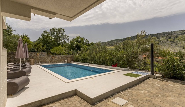 SPECIAL OFFER! Luxury and modern Villa with a private Pool, sauna, near Split