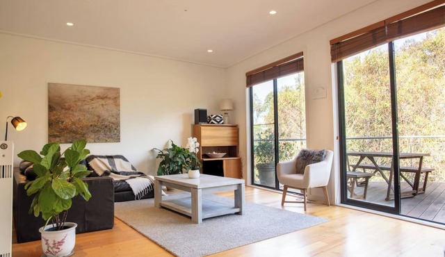 Special Offer Yarra Riverbank View Melbourne City