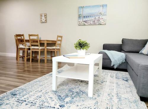 Special Price 1 Bedroom Apt 305 3 mi to beach!