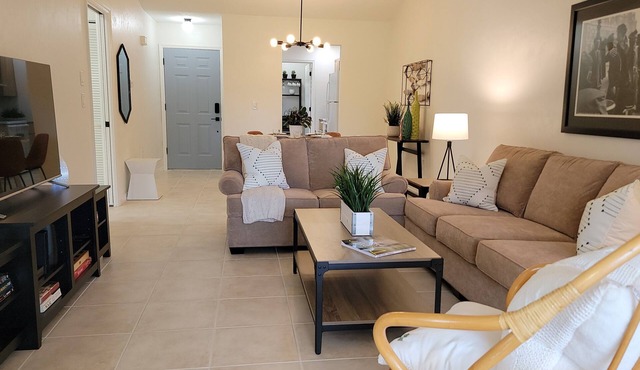 SPECIAL PRICING FOR END OF YEAR AVAILABILITY & heated Pool, min. stay needed.