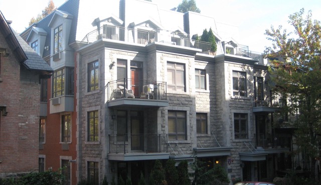 *SPECIAL RATES * 2 bedrooms condo with garage and terrasse - * GREAT LOCATION*