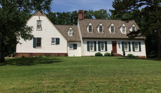 Special Rates-Enjoy Hot Springs in Our Colonial Williamsburg Reproduction Home