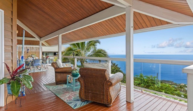 SPECIAL RATES! LOVED BY GUESTS-AMAZING PANORAMIC OCEAN VIEWS- 2 min LOCAL BEACH!