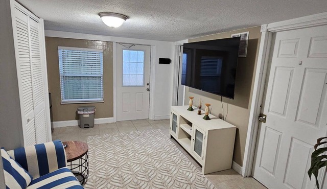 SPECIAL RATES Merritt Island, Port Canaveral, USSSA - Private One bedroom Suite