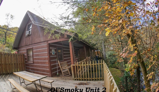 SPECIAL *Sept. 13th- Oct. 4th 20% off* Ol'Smoky Log Cabin on the River Unit 2