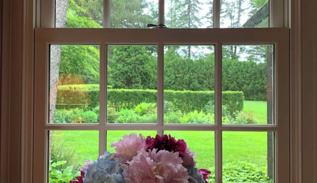 Special Spring Rate!nClassic Berkshire Retreat