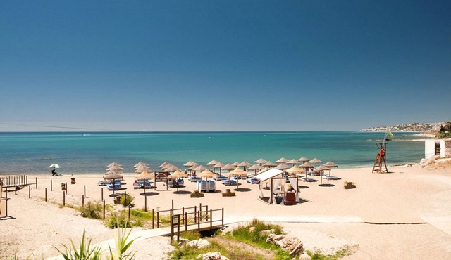 Special Villa Apartment with Private Pool in El Faro near Beach & Restaurants