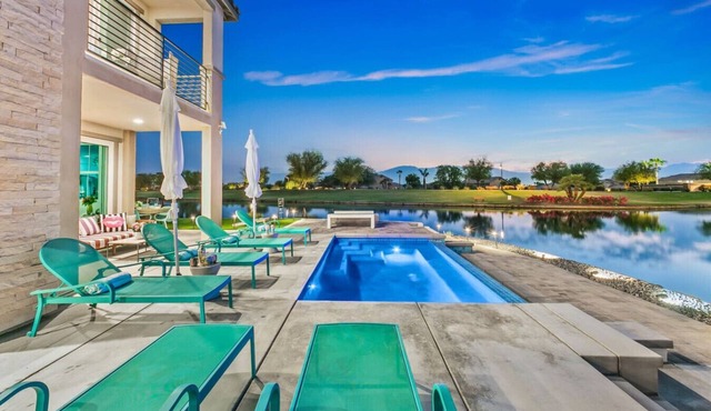 Specials Barbie themed, Lakefront, games+pool