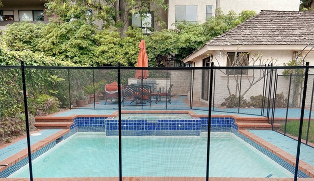 Specious 7 rooms House with pool walking to Caltech