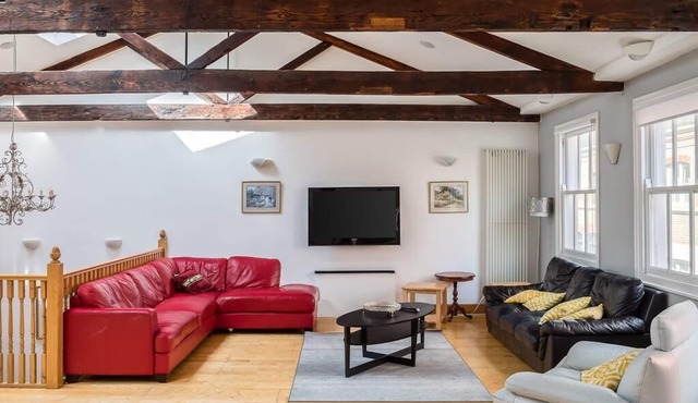 Specious Family 5-Bed Kensington House, Sleeps 10