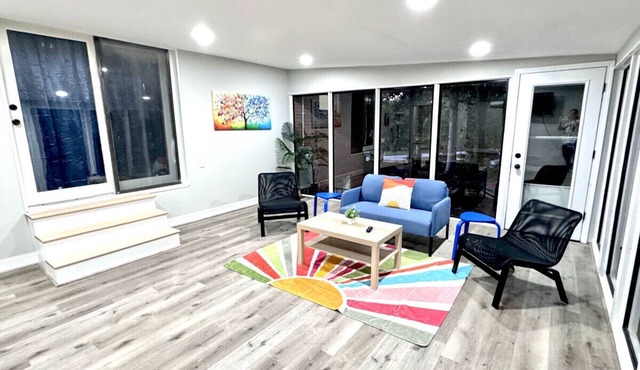 Specious Morden Home near Furniture Market