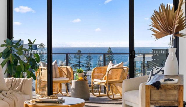 Spectacular 10th Floor, 2 Bed, 2 Bath,Wollongong Ocean View Apartment