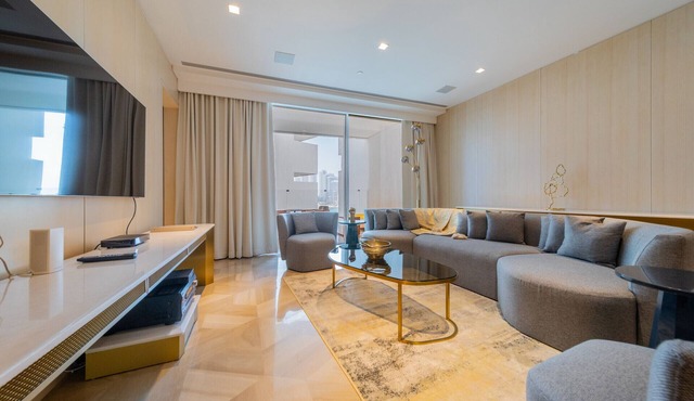 Spectacular 1BR Apt at FIVE Palm W/Sea View