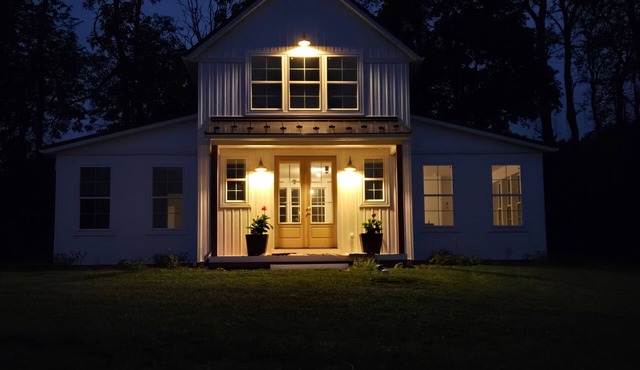 Spectacular 2BR/2BA private peaceful cottage - minutes from downtown Lititz.