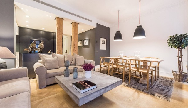 Spectacular 3-Bed Apartment in Central Madrid