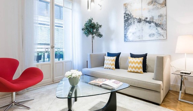 Spectacular 3 bedroom apartment next to the Retiro