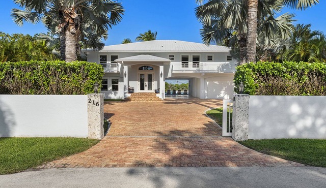 Spectacular 4 bedroom 4 1/2 bath villa on Tavernier Creek in Florida Keys.