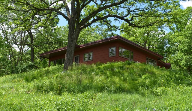 Spectacular 77 acre estate, fishing ponds & close to Kettle Moraine trails